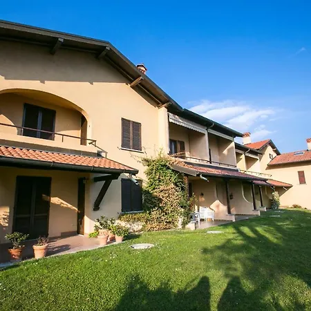 Casa vacanze Sleeps 7 Sala Comacina