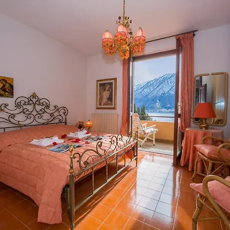 Sleeps 7 *