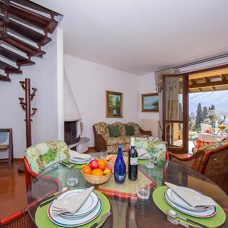 Sleeps 7 Casa de Férias Sala Comacina