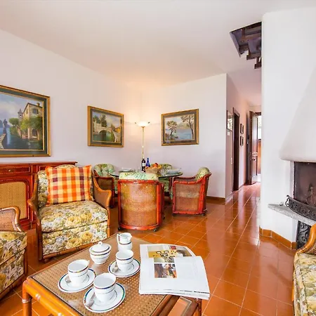 Sleeps 7 *